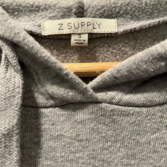 Z SUPPLY puff sleeve sweatshirt- small - Picture 4 of 4